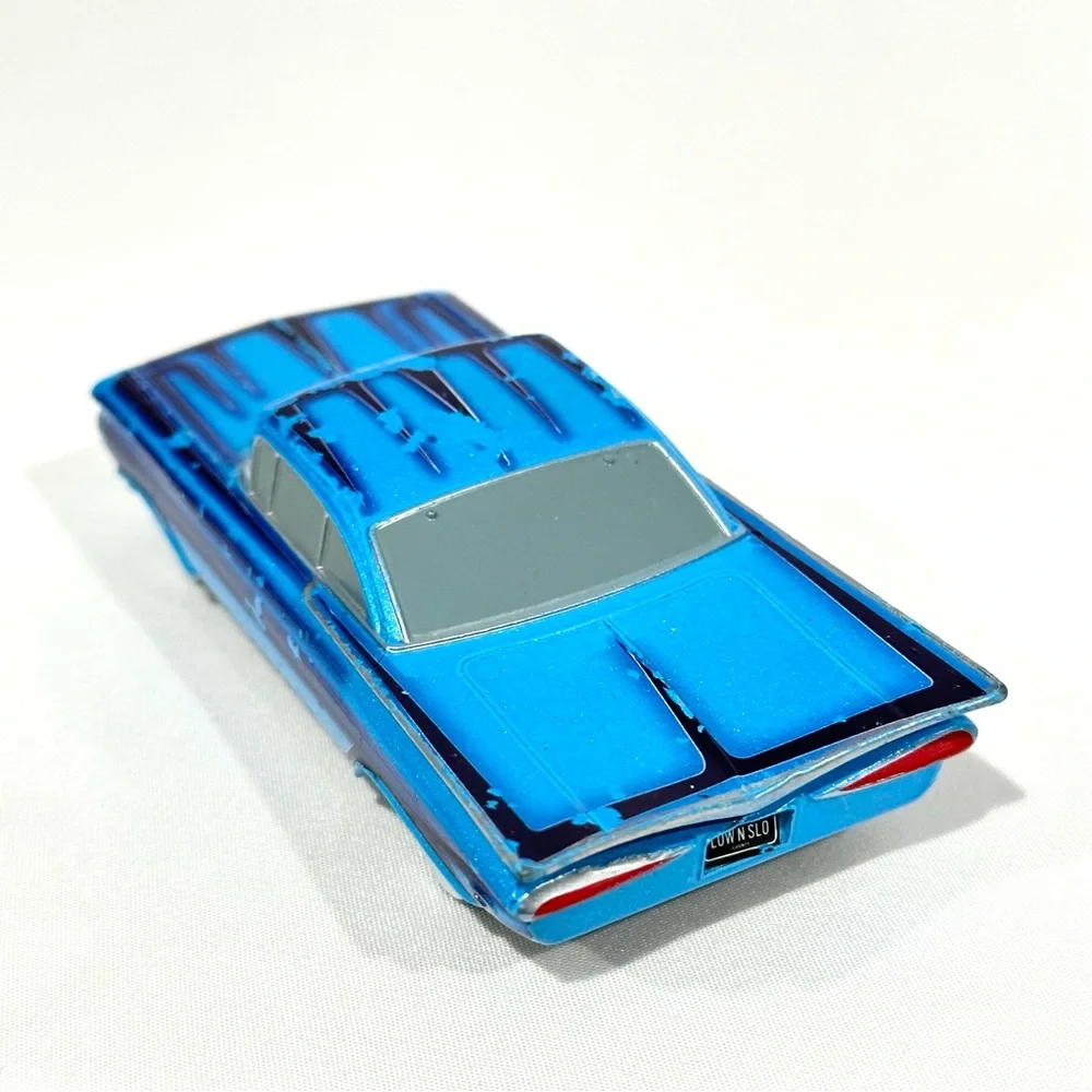 Disney Store Cars 1:43 Deluxe Die-cast Flo & Ramone